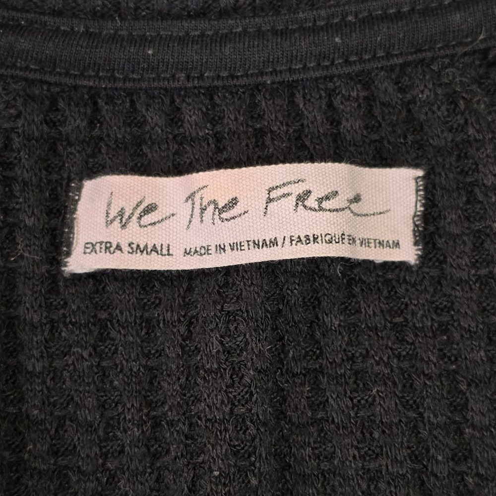We The Free People SZ‎ XS Santa Clara Black Waffle Knit V Neck Long Sleeve Top - Picture 4 of 8